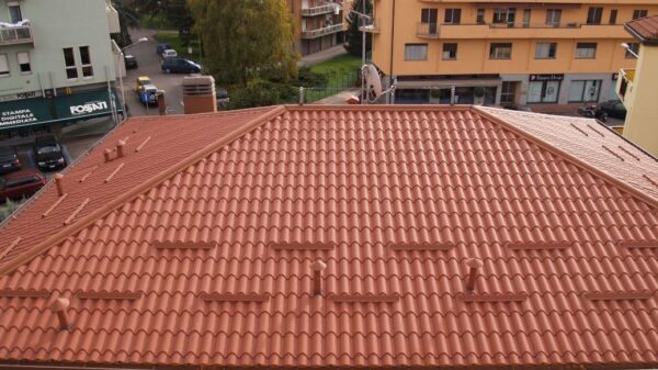 lastra metallica pannello coibentato per copertura tetto alubel